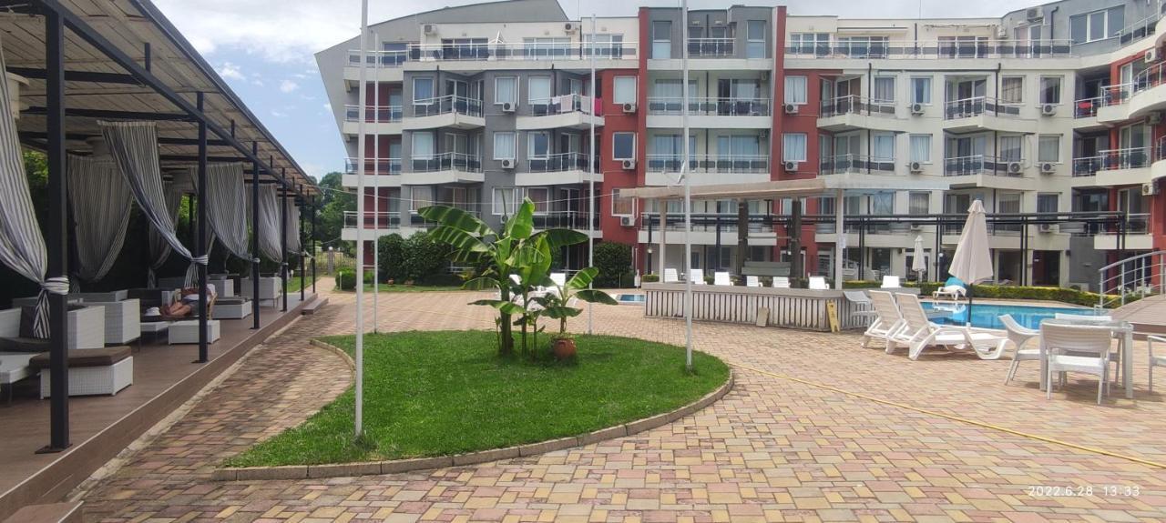 Excellent Apartment In Emberli Aparthotel. Лозенец Экстерьер фото