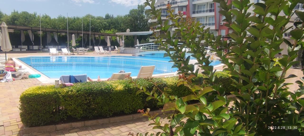 Excellent Apartment In Emberli Aparthotel. Лозенец Экстерьер фото